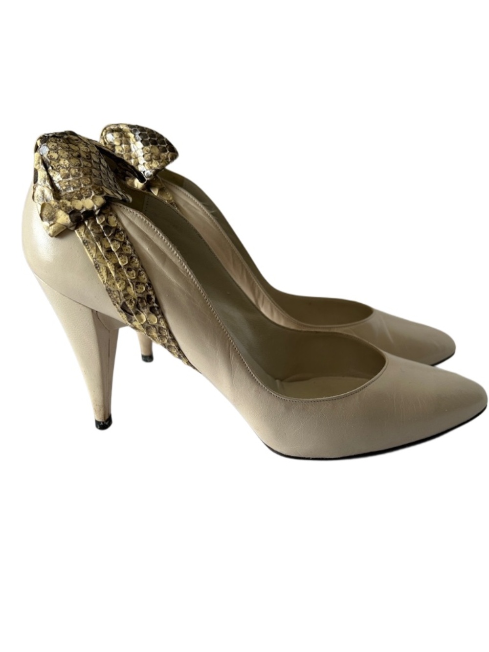 Stuart Weitzman Cream Leather Pumps with Gold Snake-Scale Heel Wrap Size 8.5
